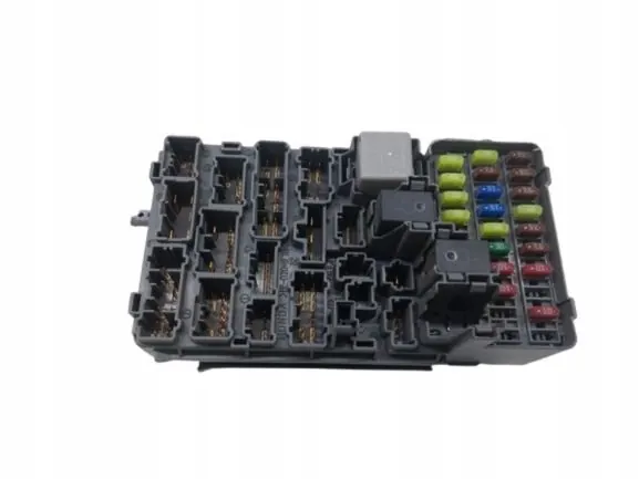 Honda CR-V II zekeringkast OEM 3820A-S9P-G030 image 2