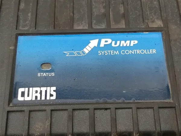 Controlador de bomba Curtis OEM 1243C-5277 Usado image 6