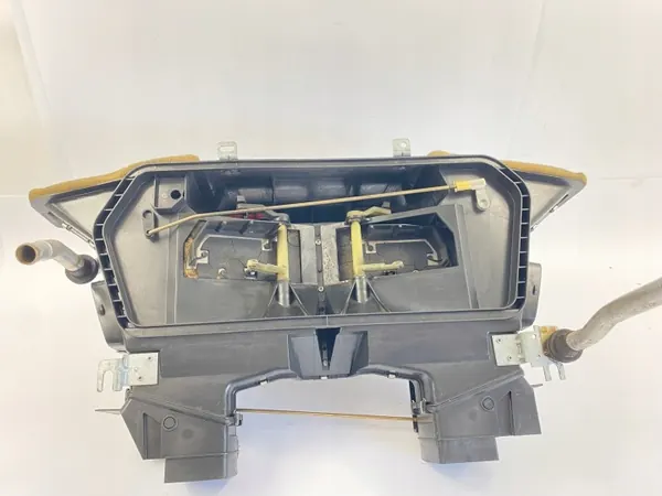 Lämmitysydin OEM SDV10663 Mercedes 190 W201 image 9