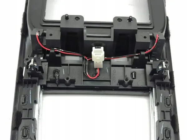 Nissan Qashqai J12 2021 keskikonsolin koriste OEM 969366UN2B image 3