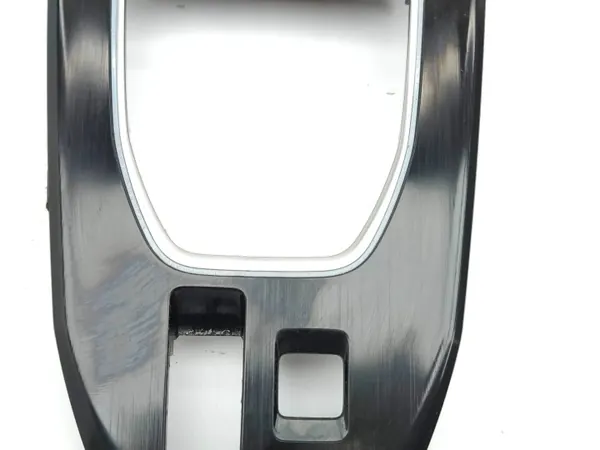 Nissan Qashqai J12 2021 keskikonsolin koriste OEM 969366UN2B image 7