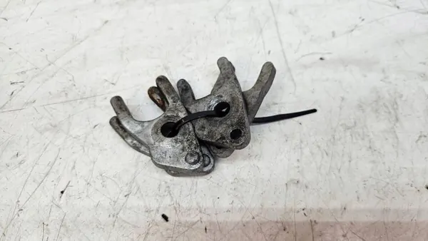 Suporte Injetor Ford OEM GK2Q-9K546-AB-BLA image 3