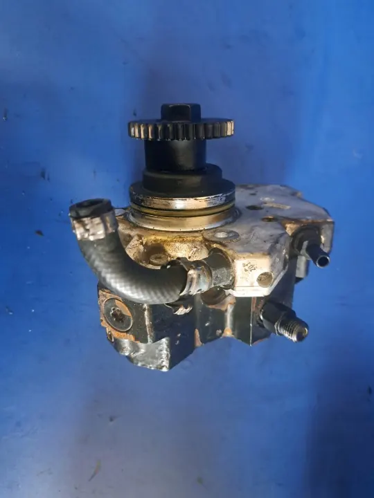 Mercedes-Benz insprutningspump OEM 0445010095 image 2