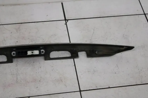 Toyota Yaris III Kofferraumleiste OEM 76801-52350 image 6