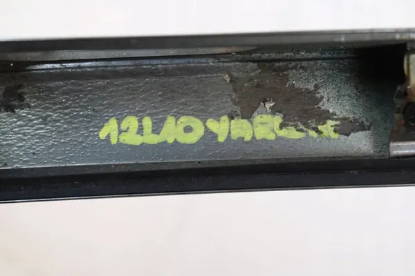 Toyota Yaris III Kofferraumleiste OEM 76801-52350 image 8
