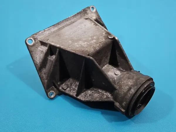 BMW Halvaxelfäste OEM 8655736 - Begagnad image 2