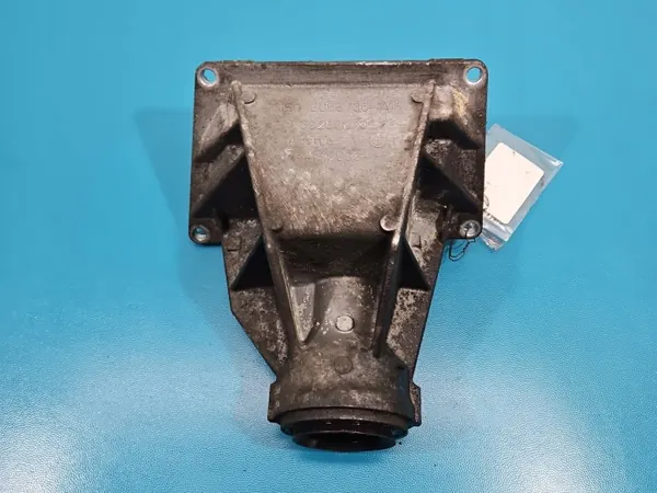 BMW Halvaxelfäste OEM 8655736 - Begagnad image 3