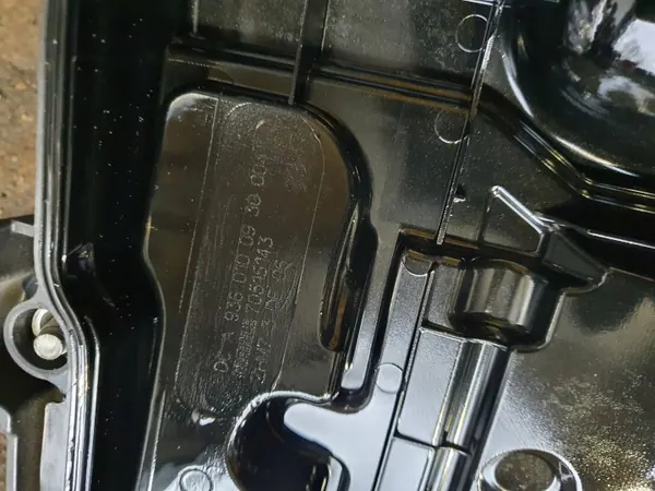 Mercedes Ventildeckel OEM A9360100930 - Gebraucht image 2