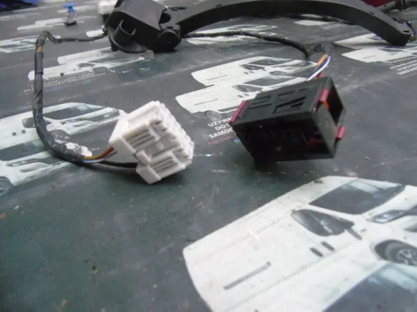 Fiat OE Ovi Asennus 1343884080 image 2