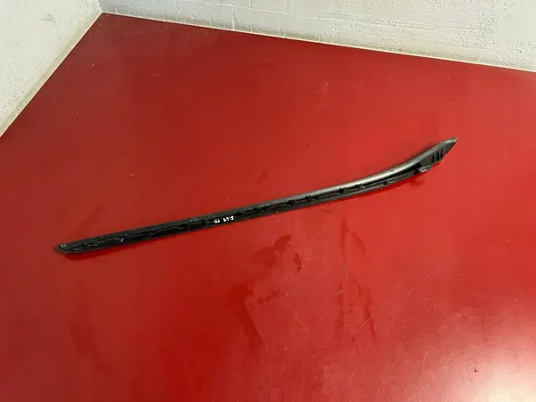 BMW X1 F48 F49 2021 Moldura de janela dianteira esquerda image 2