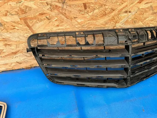 GRIGLIA ANTERIORE MERCEDES E 212 A2128800583 image 3