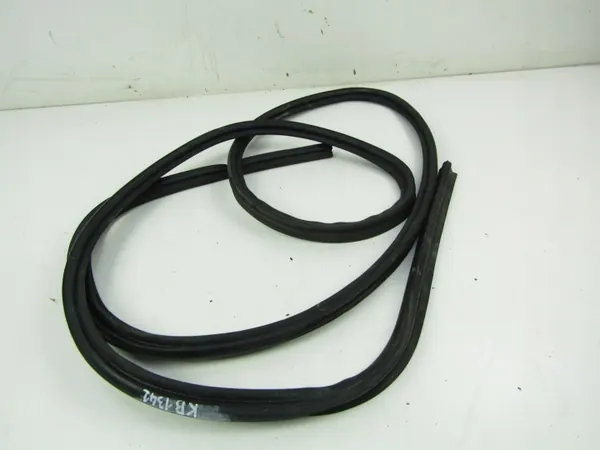 Junta de maletero Nissan Primera P12 OEM AK-6-90111 image 2