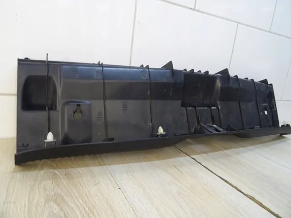 Toyota Auris II bakluckelåsöverdrag OEM 64716-02120 image 6