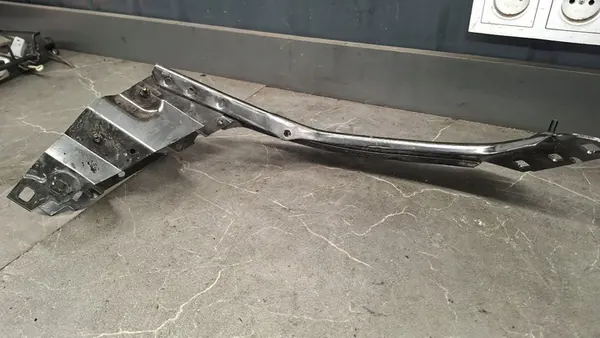 Support de phare avant gauche BMW X1 F48 OEM 7426633 image 1