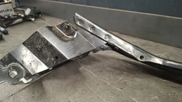 Support de phare avant gauche BMW X1 F48 OEM 7426633 image 2