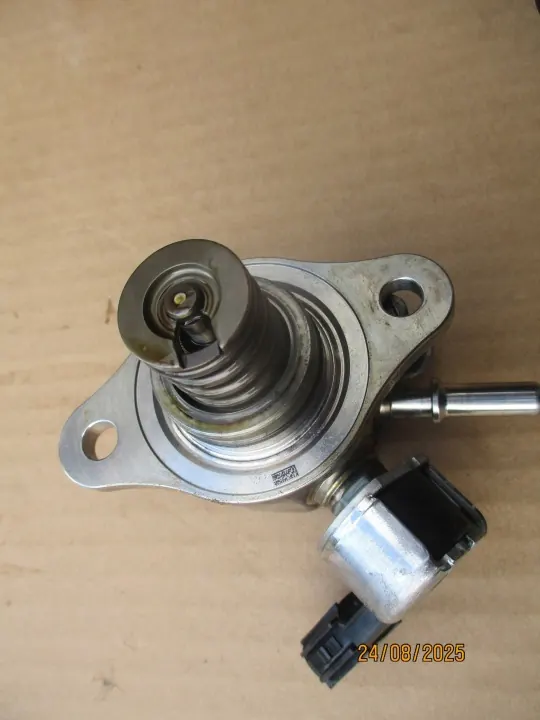 Bomba de combustible Webasto Lexus UX OEM 24082025 image 2