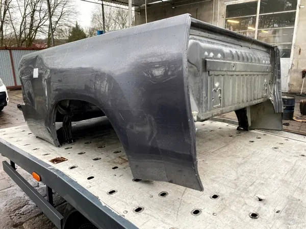 Coffre arrière OEM 65816YP010 pour Toyota Hilux VIII image 6