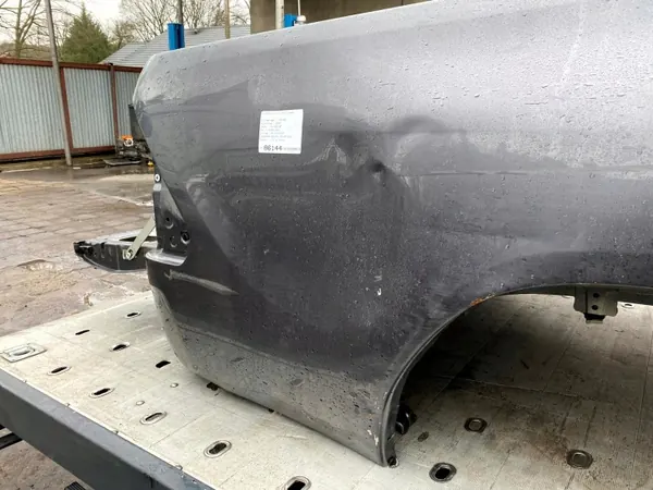 Coffre arrière OEM 65816YP010 pour Toyota Hilux VIII image 7
