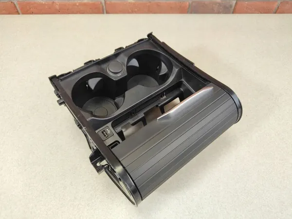 BMW Getränkehalter OEM 5A192C3 - Gebraucht image 2