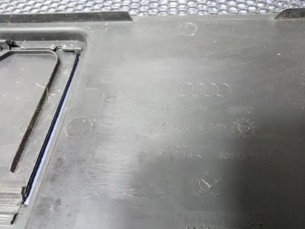 Audi A6 C7 bovenste voorruitdichting OEM 4G8819447 image 5