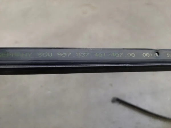 Joint de toit Porsche 911 Carrera OEM 99753748100 image 4