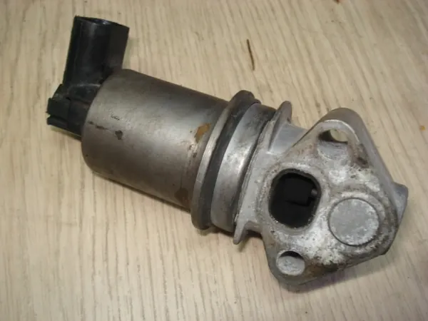 EGR-venttiili VW POLO SKODA FABIA IBIZA 1.2 12V 03D131503B image 2