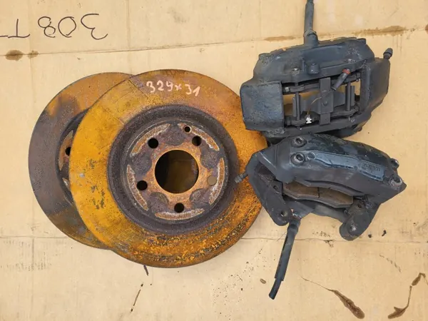 Étriers de frein avant OEM 20704603 20704704 Mercedes image 2