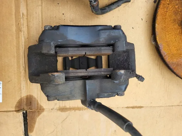 Étriers de frein avant OEM 20704603 20704704 Mercedes image 7