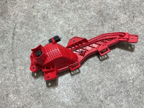 KIA OEM 92405J710 Halogen Bakljus - Begagnad image 5