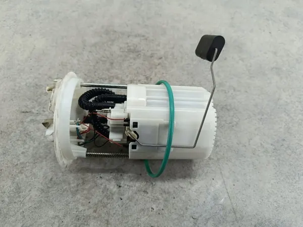 Kraftstoffpumpe OEM 55700352 für Fiat Grande Punto 1.4 8V image 9