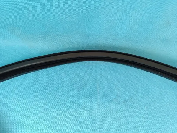 OEM 5NA837432 Fram Höger Dörrfönsterlist VW Tiguan image 3