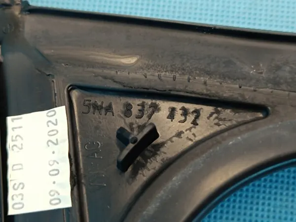 OEM 5NA837432 Fram Höger Dörrfönsterlist VW Tiguan image 9