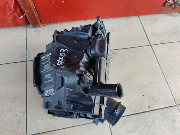 Carcaça do filtro de ar BMW X1 F48 F49 OE 8573029 image 2