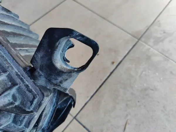 Carcaça do filtro de ar BMW X1 F48 F49 OE 8573029 image 4