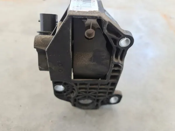 Pédale d'accélérateur OEM 7484541219 Renault Range T image 4