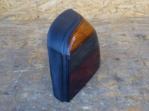 Volkswagen Golf III GTI VR6 Höger Baklampa OEM 1H6945112C image 2