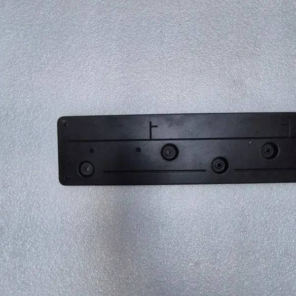 Moldura de placa dianteira BMW F48 X1 image 2