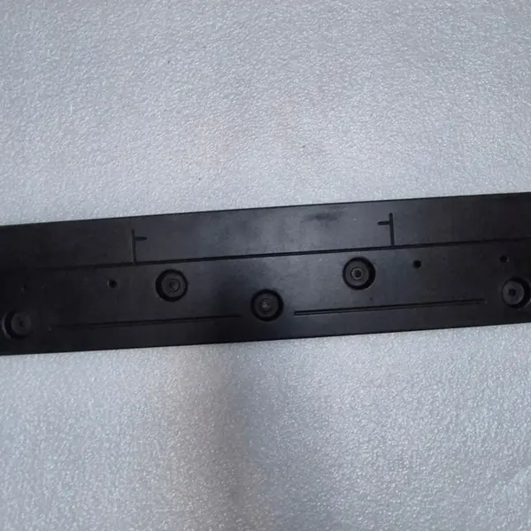 Moldura de placa dianteira BMW F48 X1 image 3