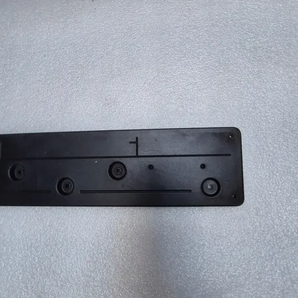 Moldura de placa dianteira BMW F48 X1 image 4