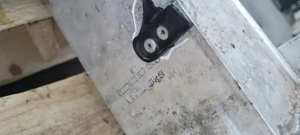 AUDI A4 B8 AUDI A5 Etupuskuri 8K0807113F image 10