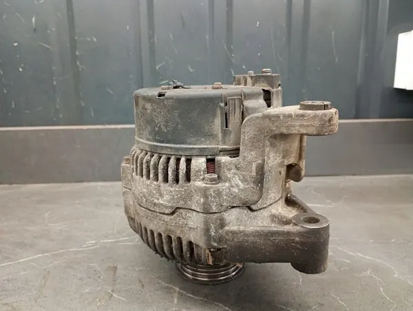 Alternateur Opel Kadett E 1.6 OEM 90389247 image 2