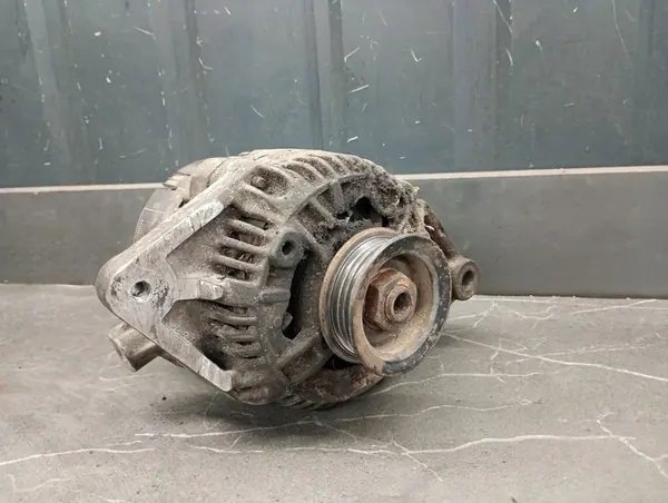 Alternateur Opel Kadett E 1.6 OEM 90389247 image 5