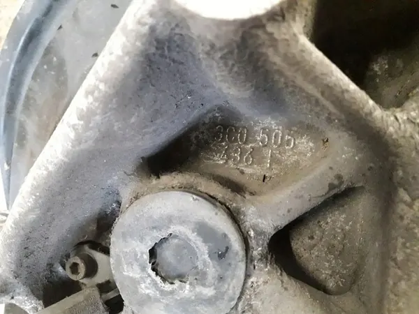 VW Passat B7 10-14 Mozzo Posteriore Destro 3C0505436F image 4