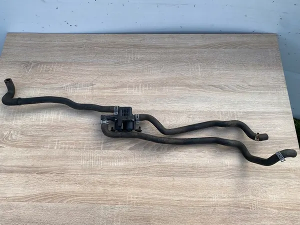 Manguera de válvula de agua BMW 5 F10 F11 - 64119310349-01 image 3