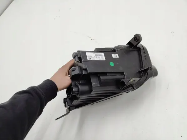Fiat 500E II oikea etuvalo OEM 00521400300 image 8