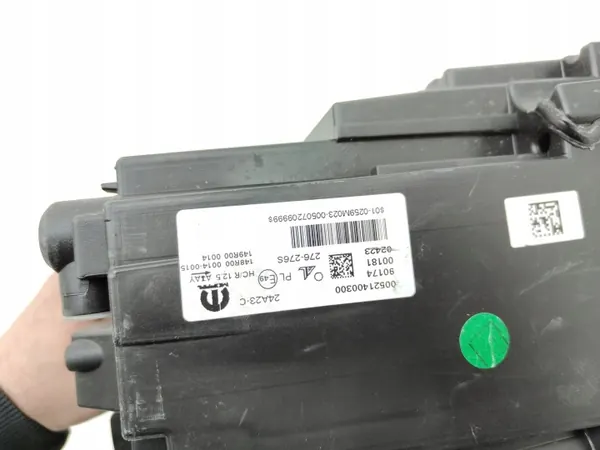 Fiat 500E II oikea etuvalo OEM 00521400300 image 9
