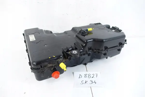 Tanque AdBlue usado OEM 7E0131877K para VW Transporter T6 image 2