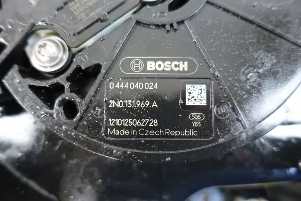 Tanque AdBlue usado OEM 7E0131877K para VW Transporter T6 image 4