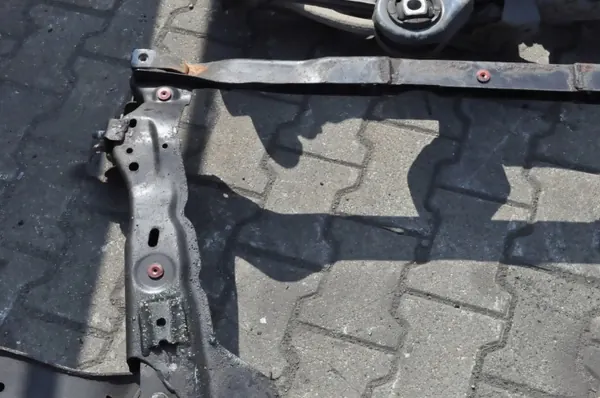 Traverse avant OEM 31406806 pour Volvo XC60/XC70 image 10