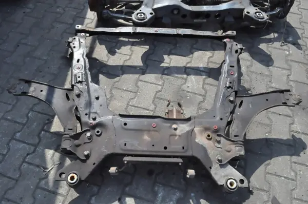 Traverse avant OEM 31406806 pour Volvo XC60/XC70 image 4